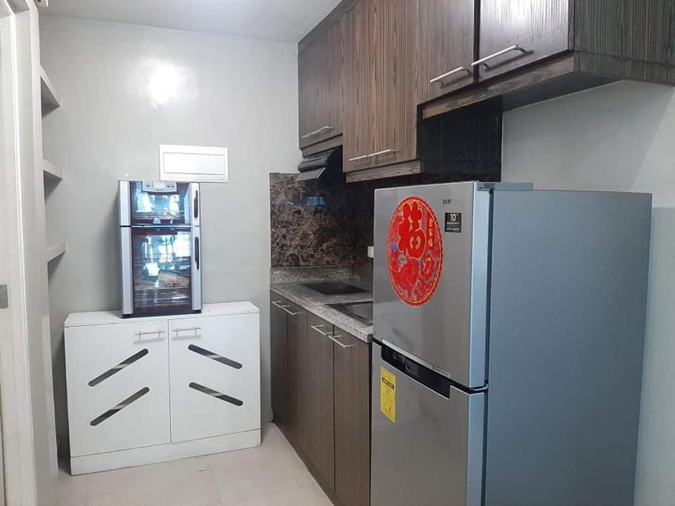 Spacious 2 Bedroom Unit With Pool Manila Exterior foto
